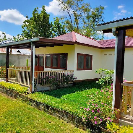 Ilasan Cottage. Tomohon Екстериор снимка