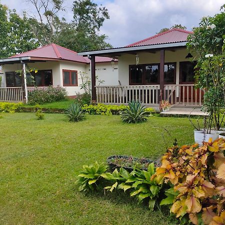 Ilasan Cottage. Tomohon Екстериор снимка