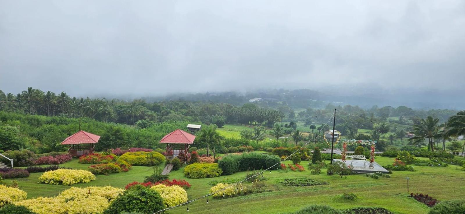 Ilasan Cottage. Tomohon Екстериор снимка